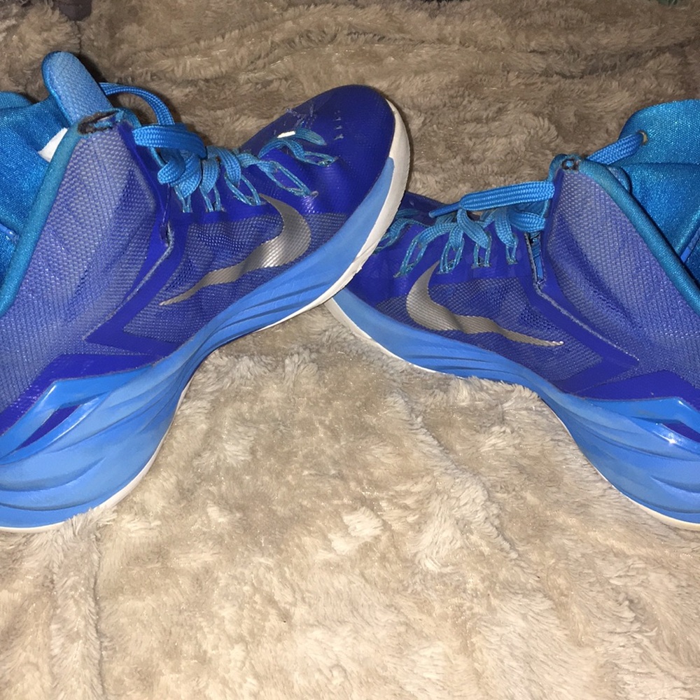 Blue nike hyper dunks